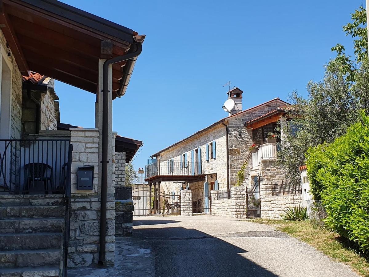 Casa Dei Boscarini Hotel Buje Buitenkant foto